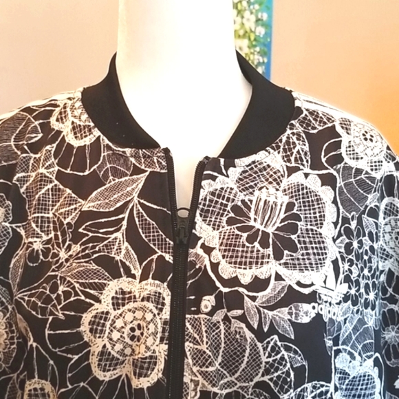 FARM × ADIDAS Florido Batwing Battenberg Lace B & W SUPERSTAR Cape Leggings SET - Picture 6 of 16